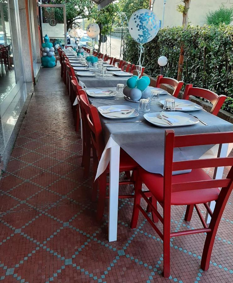 San Quirico Locanda Ristorante Pizzeria Hotel Barbarasco Екстериор снимка