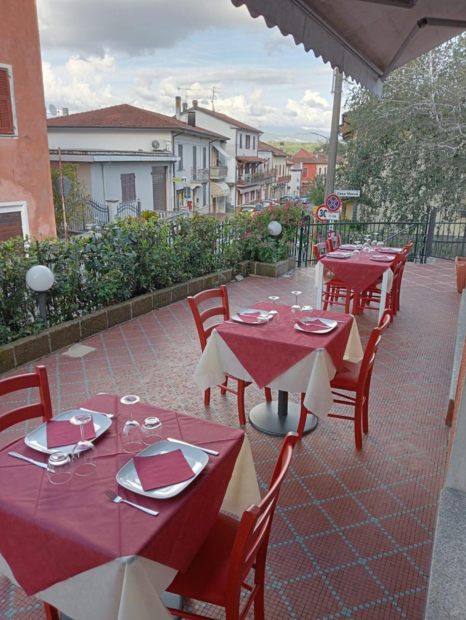 San Quirico Locanda Ristorante Pizzeria Hotel Barbarasco Екстериор снимка